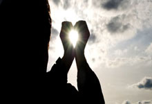 官宣续约铁卫至2026 西媒：标志性事件！巴萨挺过来了.